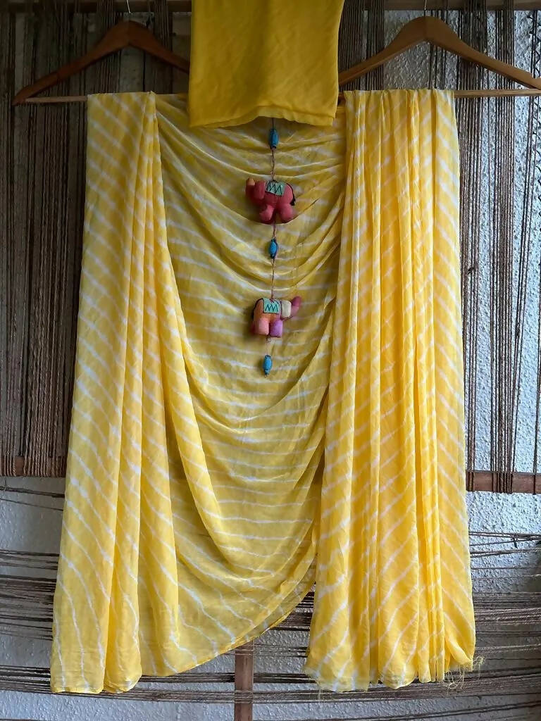 Summers are here with #shaded #lemon and #green #chiffon #saree with  stylish #embroidered #blouse. For enquiries mail… | Fancy sarees, Shiffon  saree, Saree designs