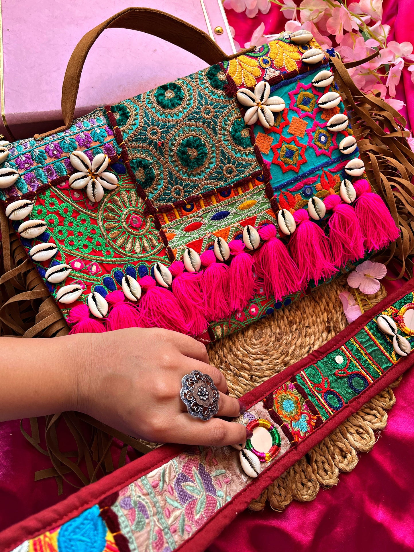 Shell And Tassel Beauty Boho Bag