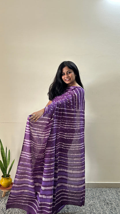 Sonchoraiya Violet Cotton Mulmul Handblock Dabu Saree