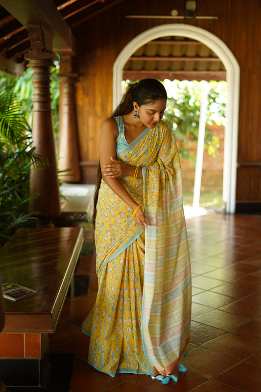 Ye Reshmi Zulfein Mul Cotton Saree