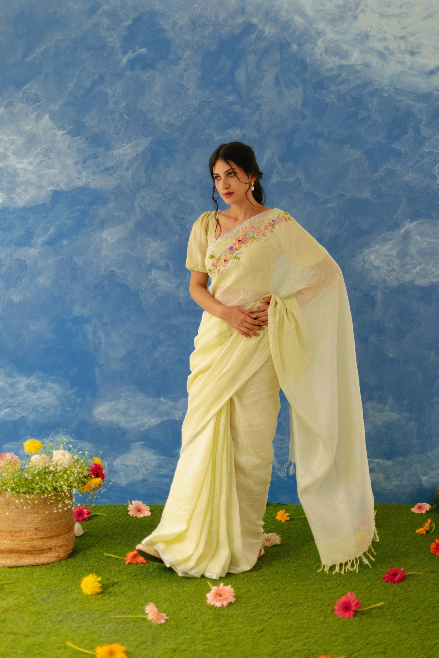 Aaftab Pista Linen Saree