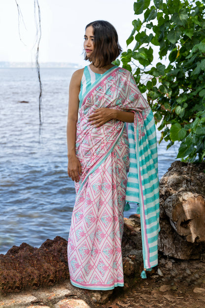 Coral Mul Cotton Geometric Print Saree