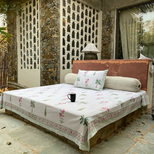 Naeem Mughal Buta Bedsheet Set