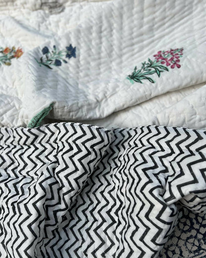 Reversible Hand Block Quilt | Black Zig-zag