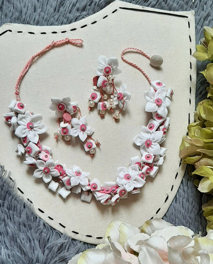 White Flora Necklace & Earring Set