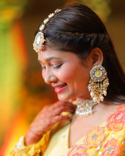 Falguni Set with Choker, Earrings and Mang Teeka