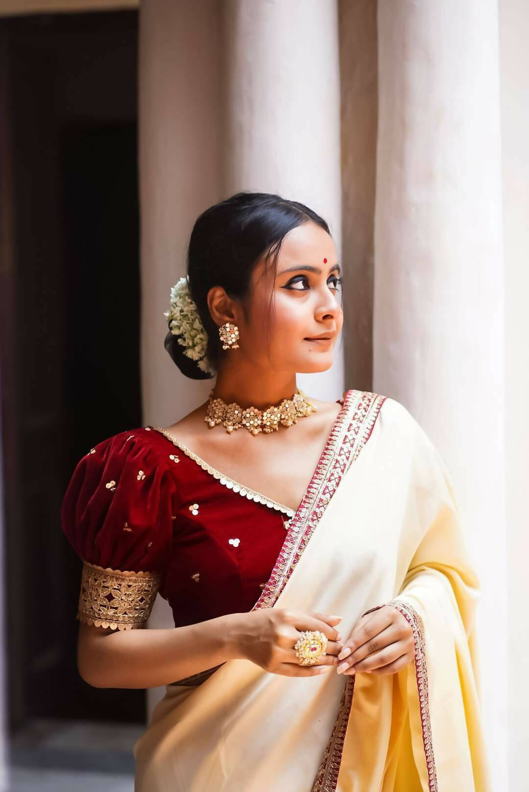 Anusree Nair in a Kerala saree and antique gold jewels! | Kerala saree  blouse designs, Kerala saree blouse, Onam outfits