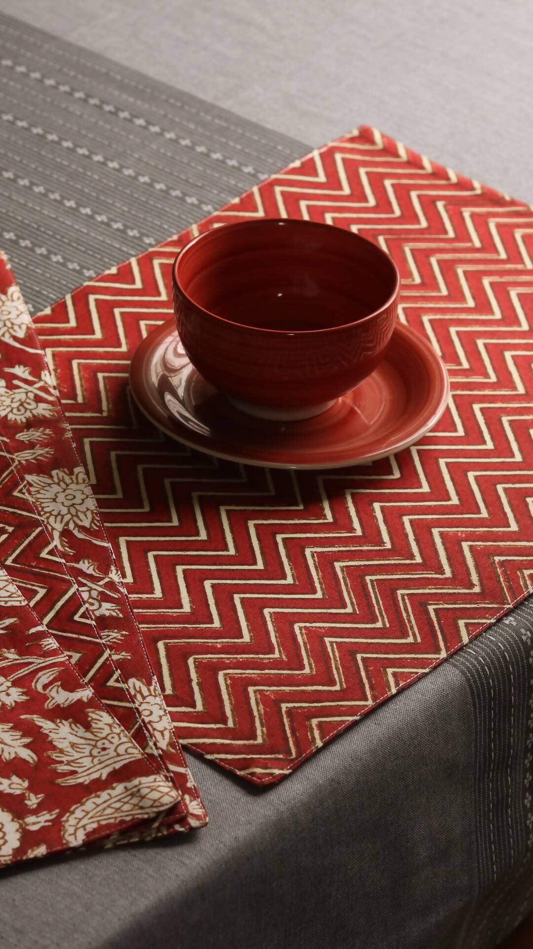 All Over Red Wipeable & Reversible Cotton Placemats