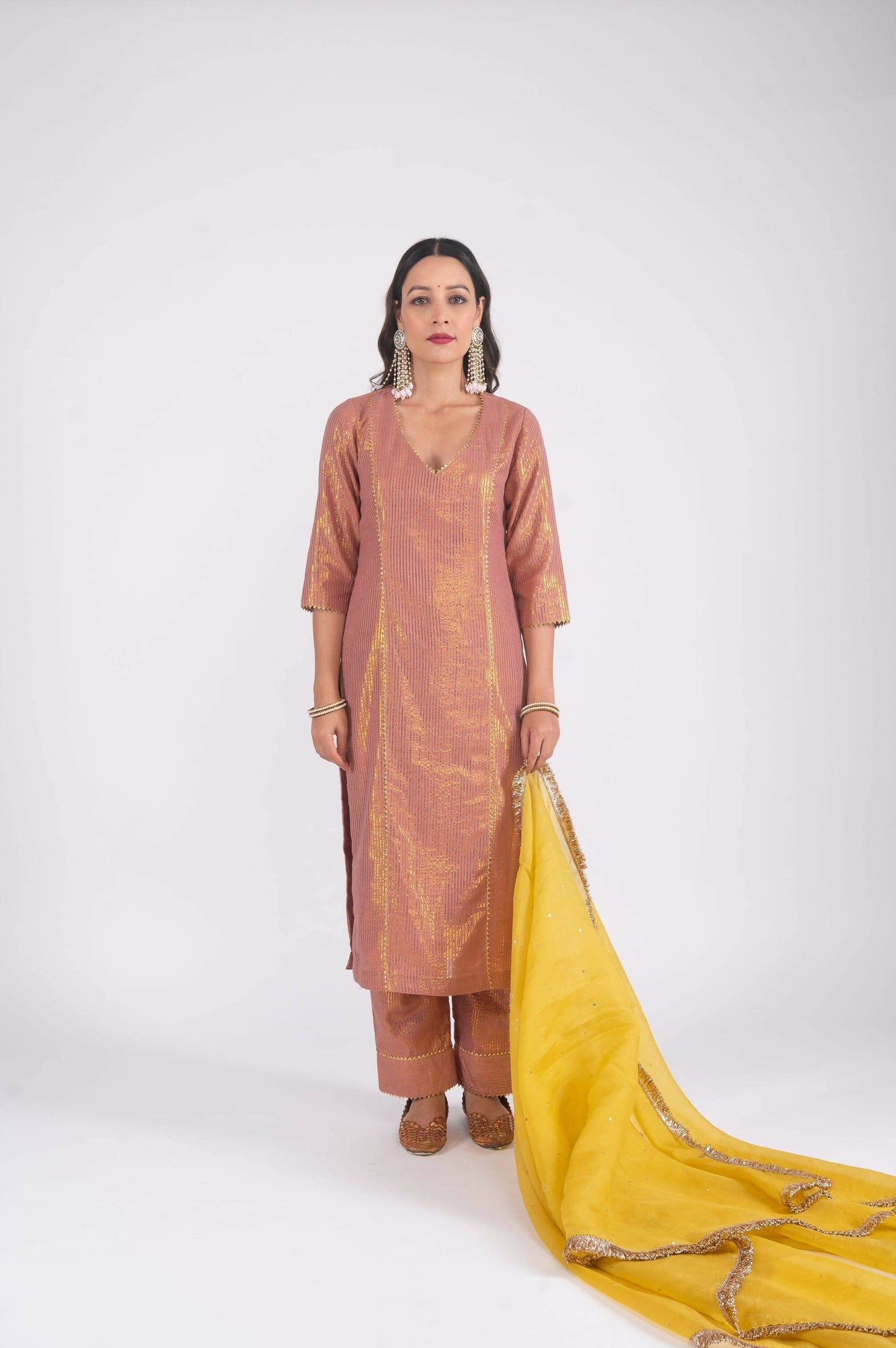 Inara Zari Kurta Set