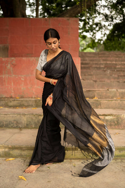 Aaja Nachle Black Cotton Saree With Zari Pallu