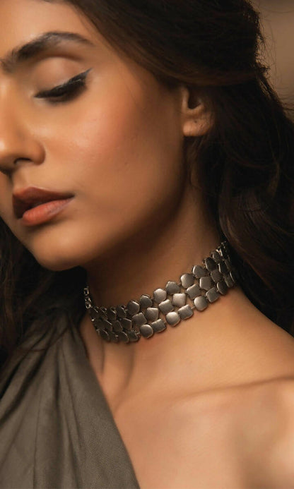 Tara Choker