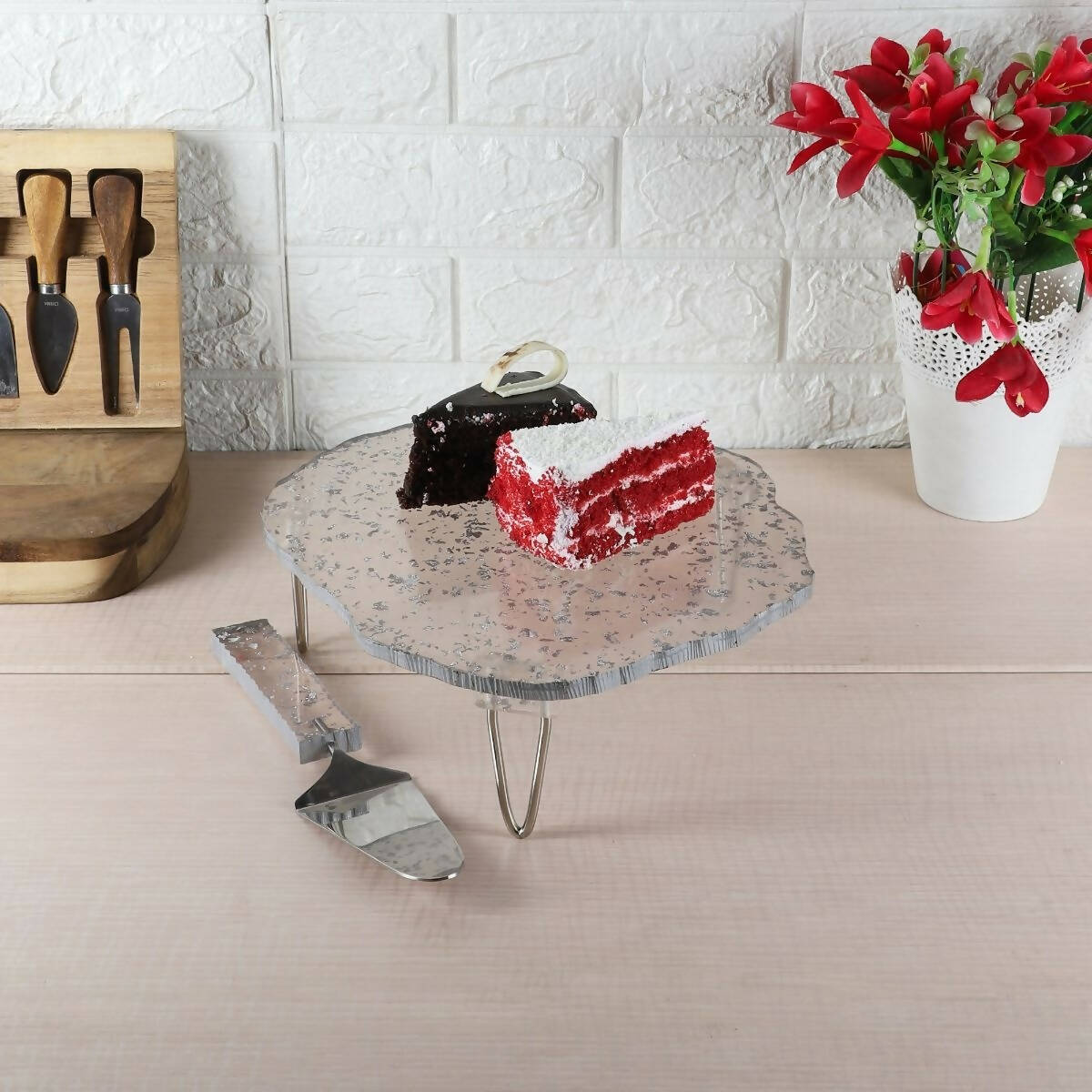 Silver Flex Resin Cake Stand With Server