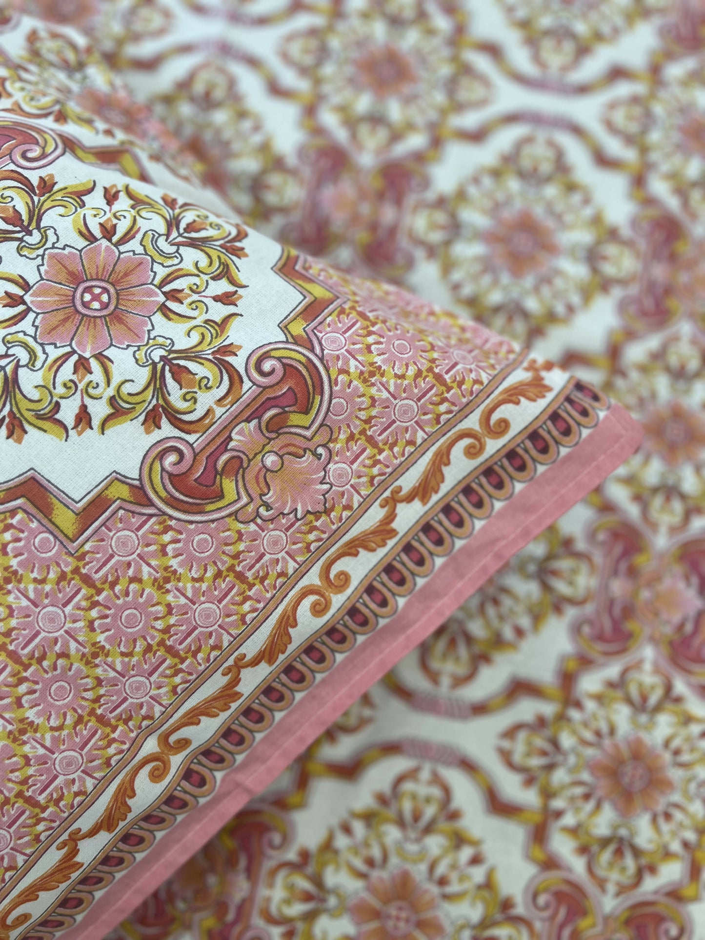 King Size | 90*108 Inches | Pink Pattern