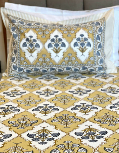 Mughal Poppy Buta Bedsheet Set