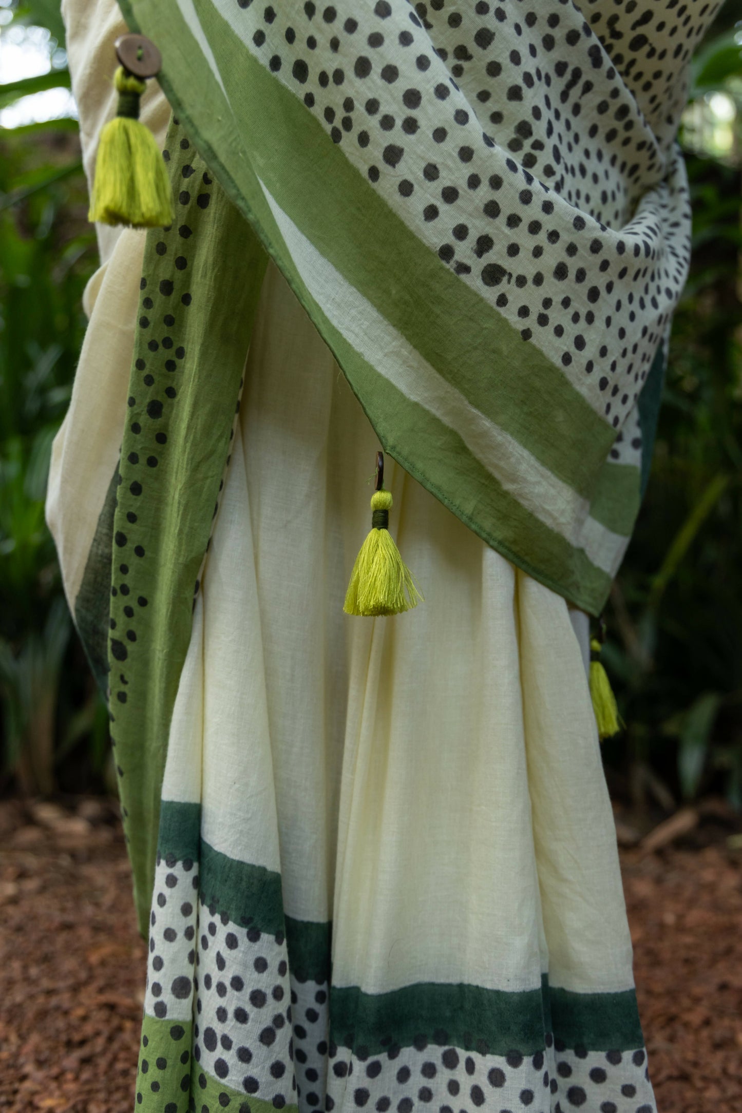 Miri Mul Cotton Green Saree