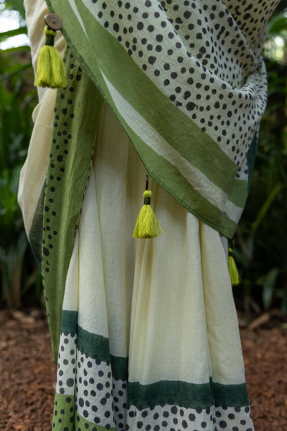 Miri Mul Cotton Green Saree