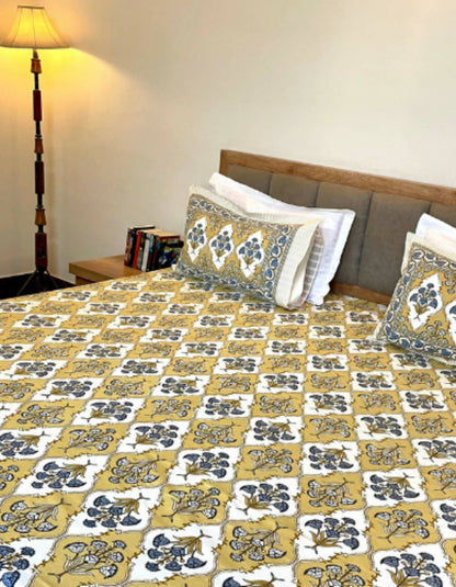 Mughal Poppy Buta Bedsheet Set