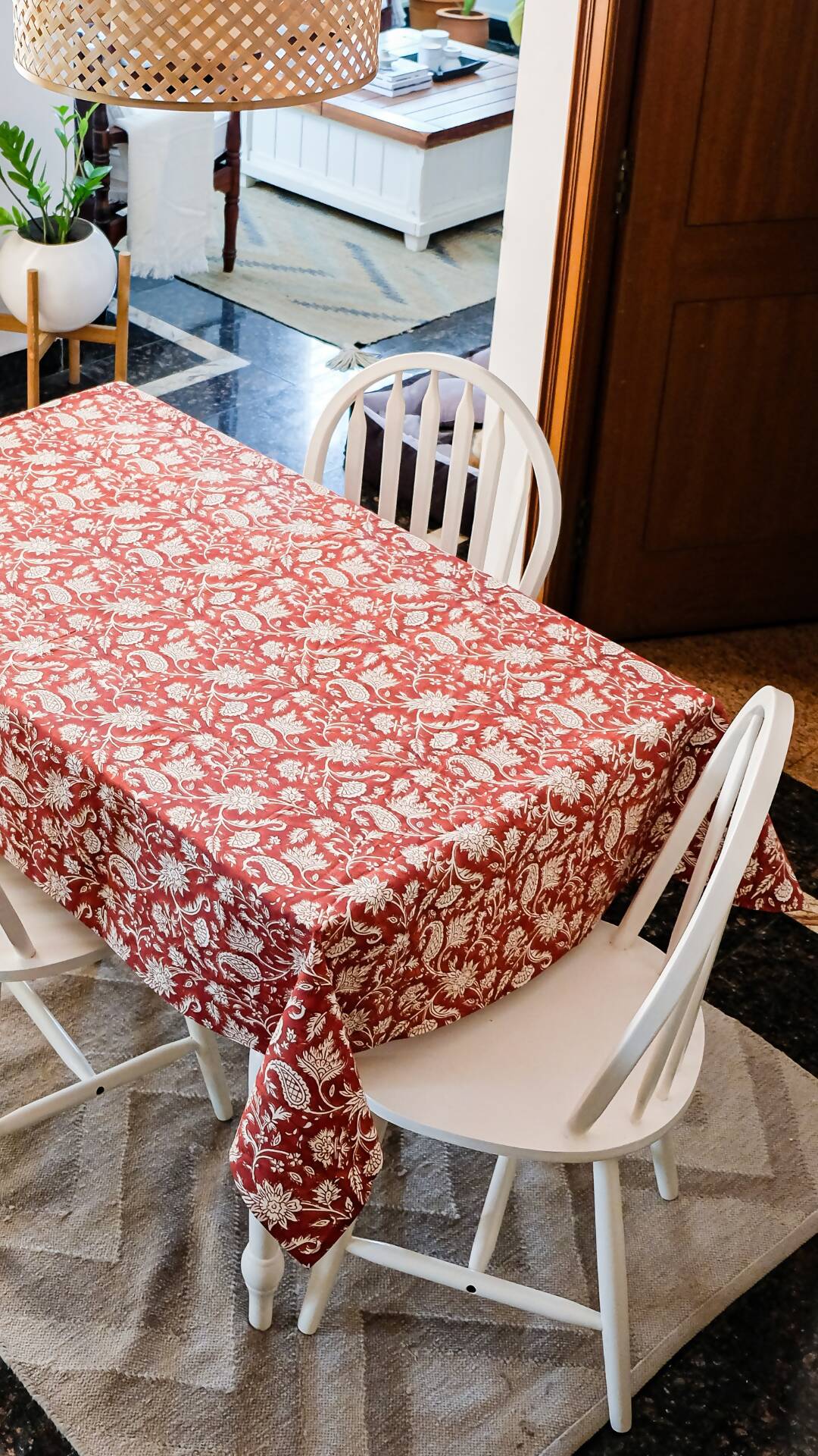 All Over Red Wipeable & Anti-slip Tablecover